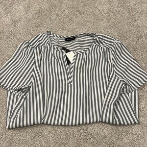 Brand new never worn PLEIONE short sleeve top